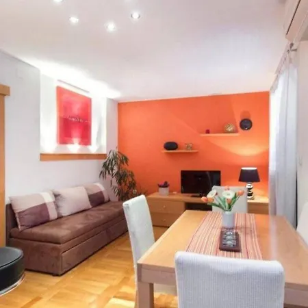 Lavandela Girandela 公寓 *