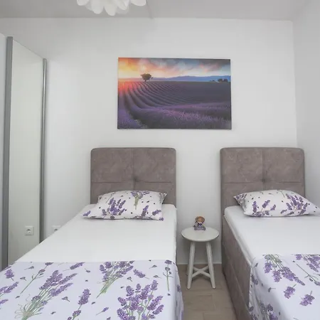 Lavandela Girandela *