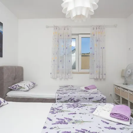 Apartment Lavandela Girandela