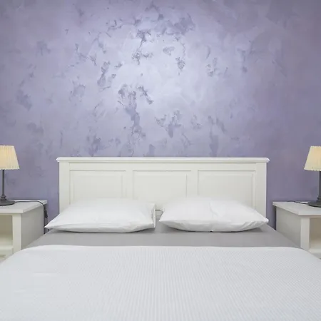 Lavandela Girandela 公寓