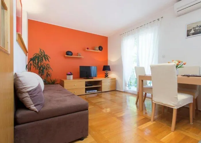 Lavandela Girandela 公寓 *